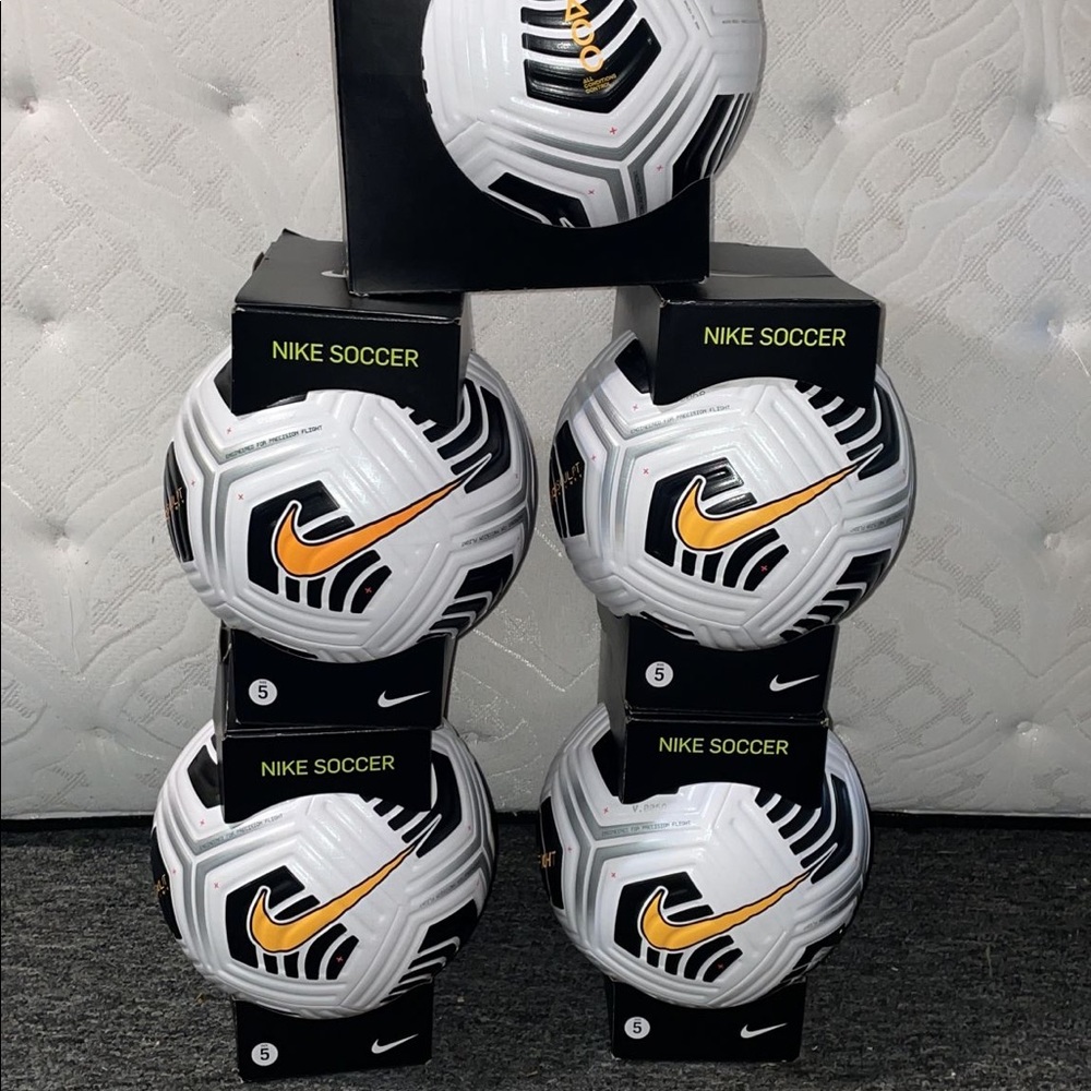 OFFICIAL Nike flight match ball